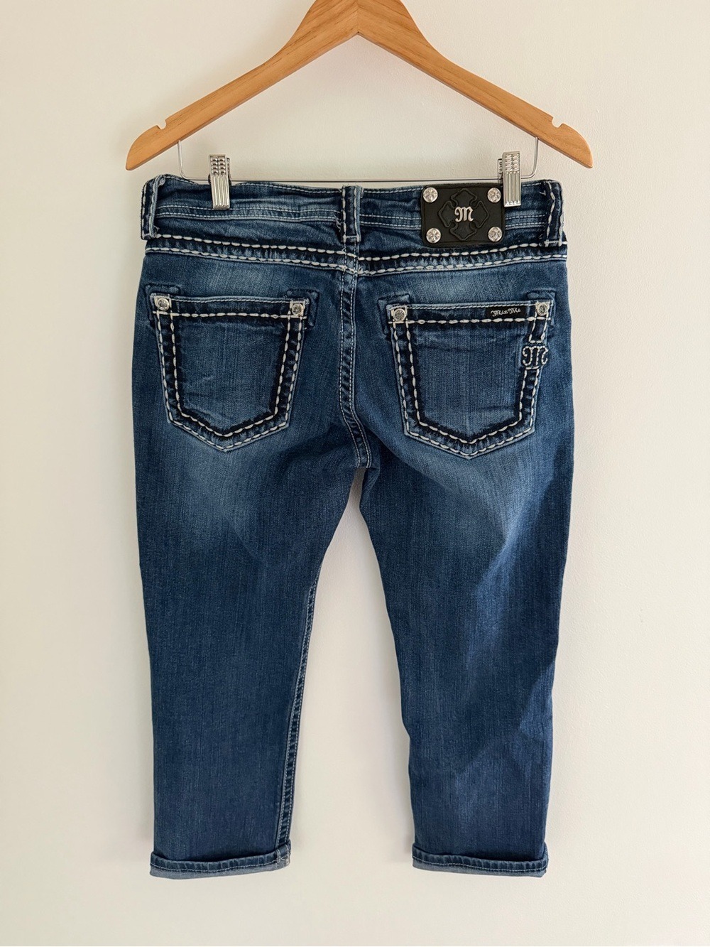 Miss Me Boyfriend Capri Jeans Size 28 Dark Wash Thick Stitch Embellished Pockets